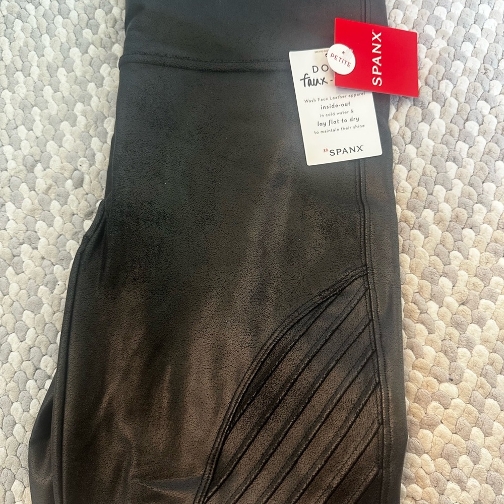 SPANX Black NWT MP leggings.